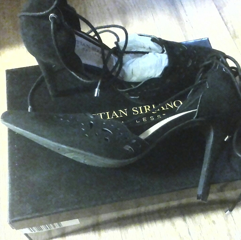 Christian siriano size 7 black shoes